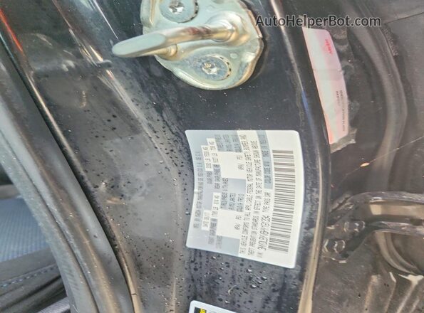 3MYDLBYV6HY191334 2017 TOYOTA YARIS Black Շարժիչի բաժամունքի տեսք