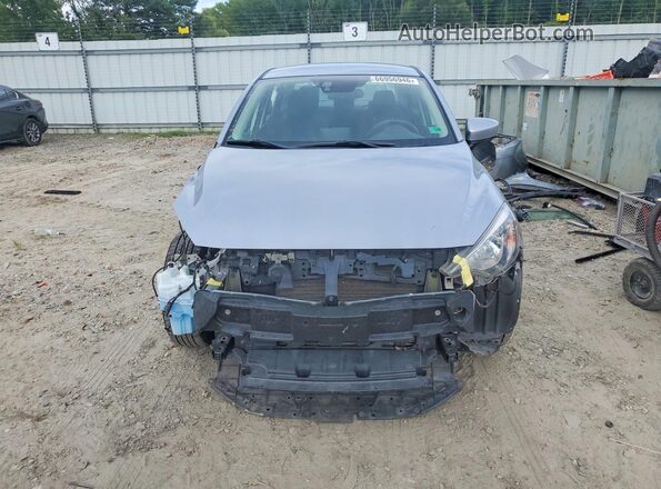 3MYDLBYV8HY153023 2017 TOYOTA YARIS Серебряный Вид спереди