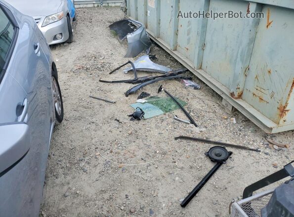 3MYDLBYV8HY153023 2017 TOYOTA YARIS Серебряный Вид подкапотного пространства