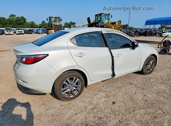 3MYDLBYV9KY504075 2019 TOYOTA YARIS White Rear right