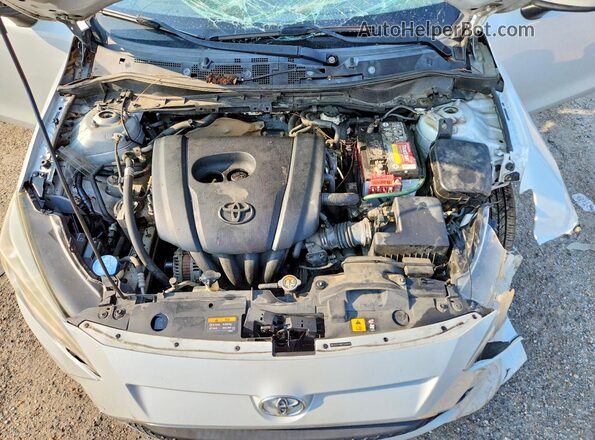 3MYDLBYV9KY504075 2019 TOYOTA YARIS White Rear interior view