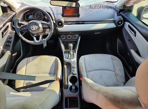 3MYDLBYV9KY504075 2019 TOYOTA YARIS White Dashboard view