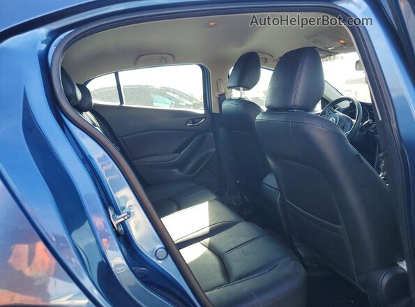3MZBN1L34JM178107 2018 MAZDA 3 Blue Widok tylnych siedzeń