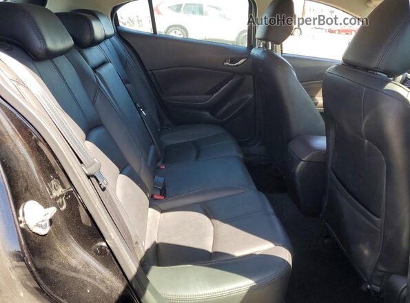3MZBN1L3XJM267065 2018 MAZDA 3 Black Հետևի նստատեղերի տեսք