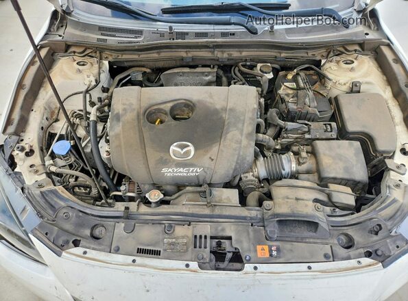 3MZBN1V32JM209609 2018 MAZDA 3 White Rear interior view