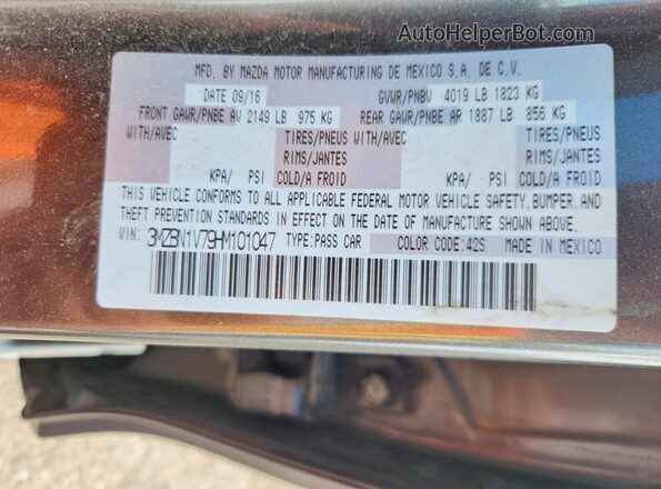 3MZBN1V79HM101047 2017 MAZDA 3 Brown Widok komory silnika