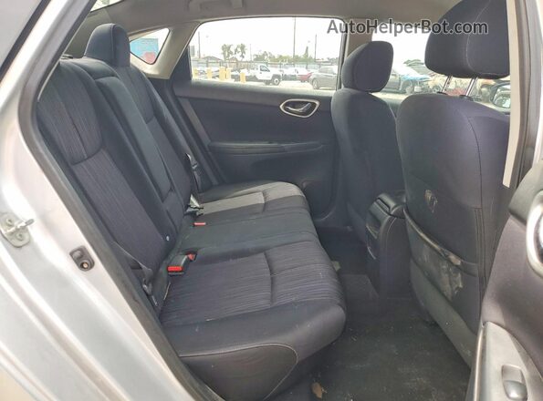 3N1AB7AP1HL636365 2017 NISSAN SENTRA Серебряный Вид задних сидений