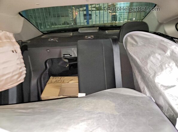 3N1AB7AP1JY294862 2018 NISSAN SENTRA Silver Вид задніх сидінь