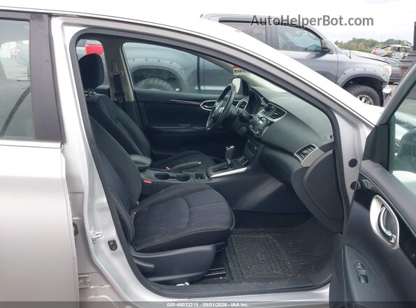 3N1AB7AP2HL693903 2017 NISSAN SENTRA Серебряный Вид салона спереди