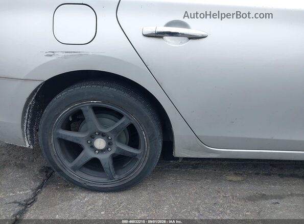 3N1AB7AP2HL693903 2017 NISSAN SENTRA Серебряный Вид спереди