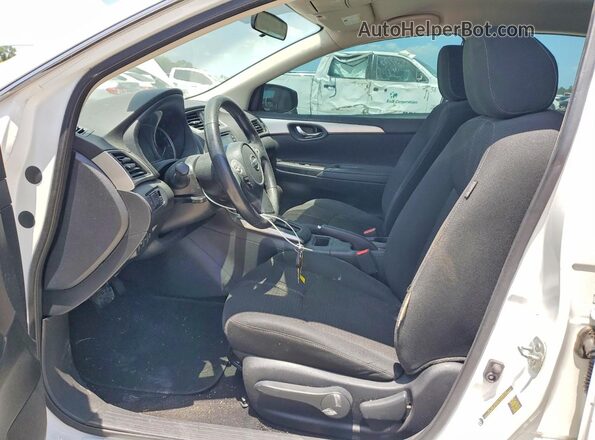 3N1AB7AP3JY295608 2018 NISSAN SENTRA White Вид салону спереду