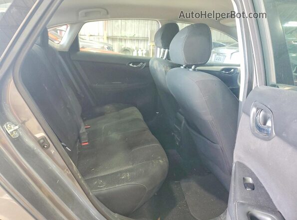 3N1AB7AP4JY323092 2018 NISSAN SENTRA Gray Rear seats view