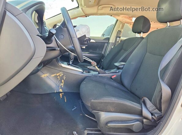 3N1AB7AP4KY233121 2019 NISSAN SENTRA White Front interior view