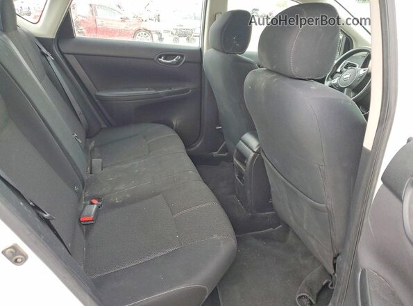 3N1AB7AP7JY243270 2018 NISSAN SENTRA White Widok tylnych siedzeń