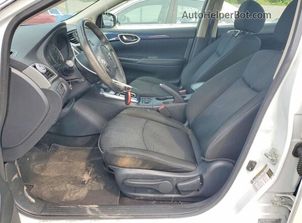 3N1AB7AP7JY270842 2018 NISSAN SENTRA Белый Вид салона спереди