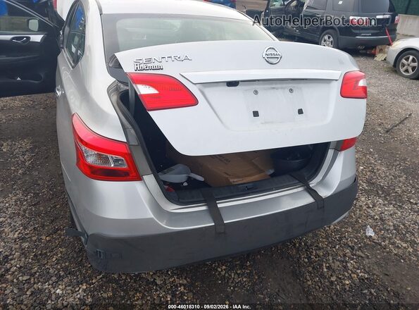 3N1AB7AP7JY278052 2018 NISSAN SENTRA Серебряный Вид спереди