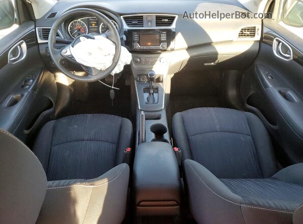 3N1AB7AP8HL714642 2017 NISSAN SENTRA Серый Вид панели приборов