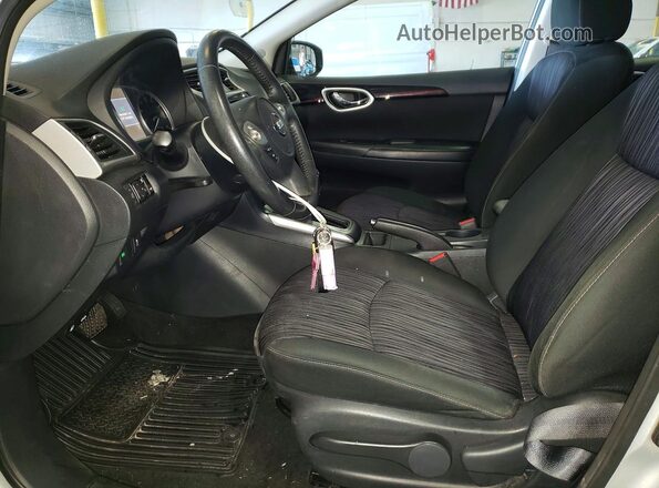 3N1AB7AP8KY357098 2019 NISSAN SENTRA Серебряный Вид салона спереди