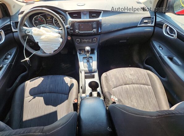 3N1AB7APXHY330462 2017 NISSAN SENTRA Красный Вид панели приборов