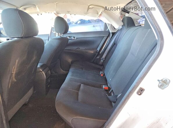 3N1AB7APXJY335103 2018 NISSAN SENTRA White Вид задніх сидінь