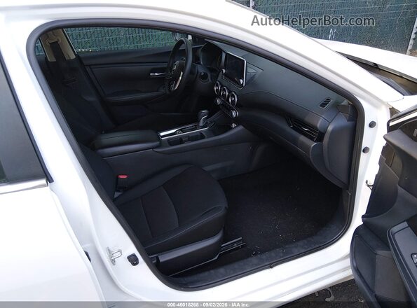 3N1AB8CV3RY365220 2024 NISSAN SENTRA Белый Вид салона спереди