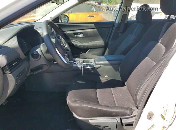 3N1AB8CV3SY255337 2025 NISSAN SENTRA White Front interior view