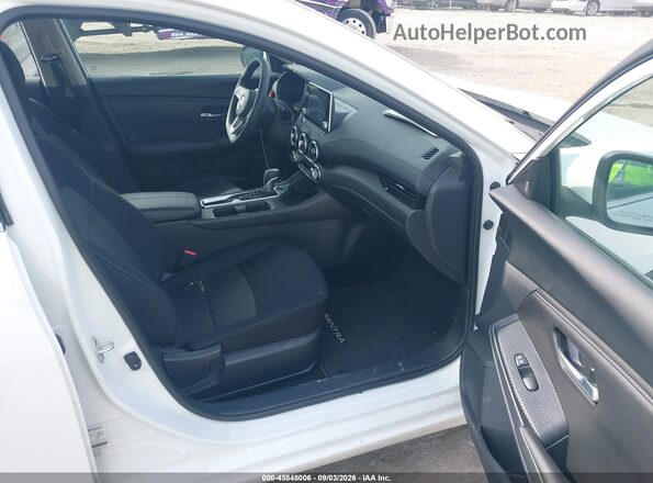 3N1AB8CV5RY203430 2024 NISSAN SENTRA White Widok wnętrza z przodu