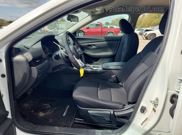 3N1AB8CV8SY209616 2025 NISSAN SENTRA Белый Вид салона спереди