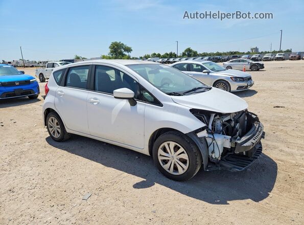 3N1CE2CP9JL366940 2018 NISSAN VERSA White Delantero derecho