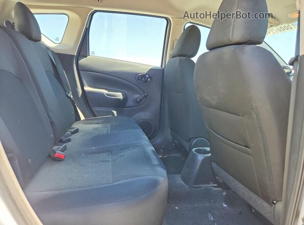 3N1CE2CPXKL357083 2019 NISSAN VERSA White Vista de los asientos traseros