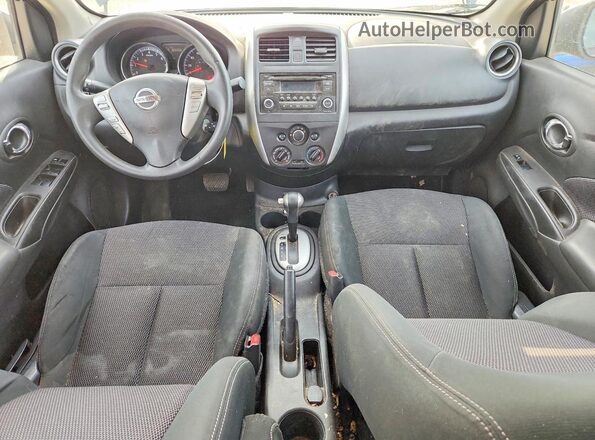3N1CN7AP2JL813169 2018 NISSAN VERSA Gray Вид панелі приладів