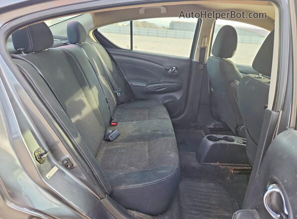 3N1CN7AP2JL813169 2018 NISSAN VERSA Gray Вид задніх сидінь