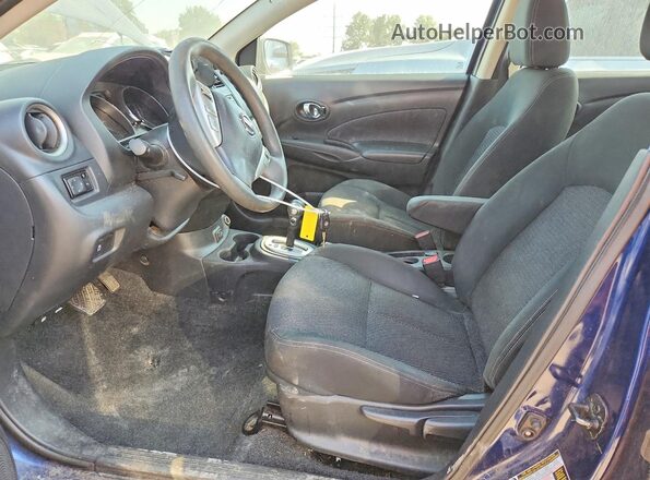 3N1CN7AP4JL862941 2018 NISSAN VERSA Синий Вид салона спереди