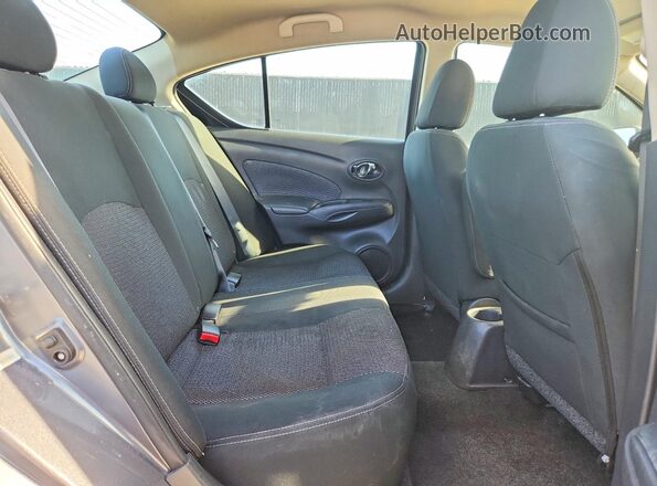 3N1CN7AP4KL844814 2019 NISSAN VERSA Серый Вид задних сидений