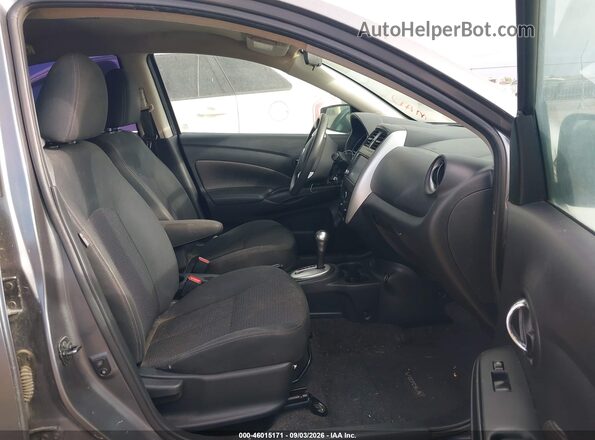 3N1CN7AP6KL820773 2019 NISSAN VERSA Gray Vista interior delantera