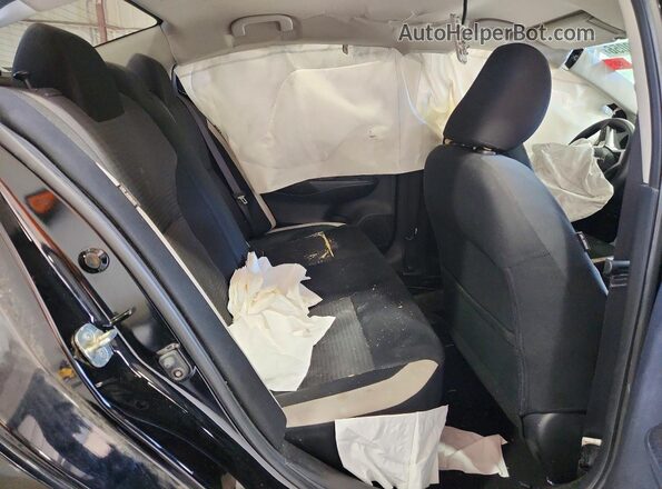 3N1CN8EV9ML866017 2021 NISSAN VERSA Black Widok tylnych siedzeń