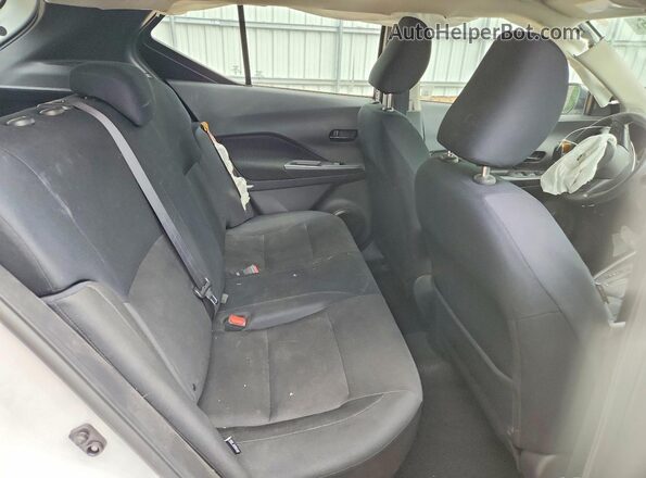 3N1CP5BV0RL512312 2024 NISSAN KICKS White Հետևի նստատեղերի տեսք