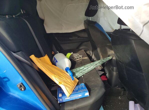 3N1CP5BV1RL533282 2024 NISSAN KICKS Blue Vista interior trasera
