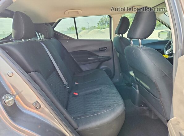 3N1CP5BV9NL529572 2022 NISSAN KICKS Gray Rear seats view