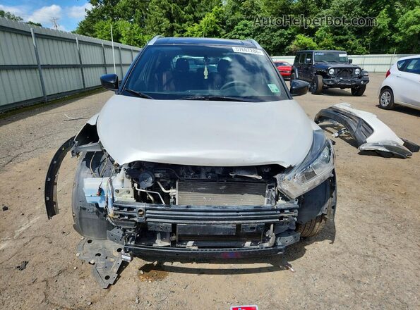 3N1CP5CU3JL527171 2018 NISSAN KICKS White Front view