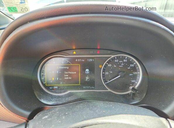 3N1CP5CU3JL527171 2018 NISSAN KICKS White Instrument cluster view