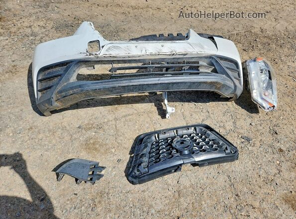 3N1CP5CU3JL527171 2018 NISSAN KICKS White Engine compartment view