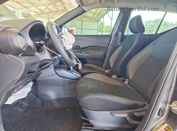 3N1CP5CU3JL546321 2018 NISSAN KICKS Серый Вид салона спереди