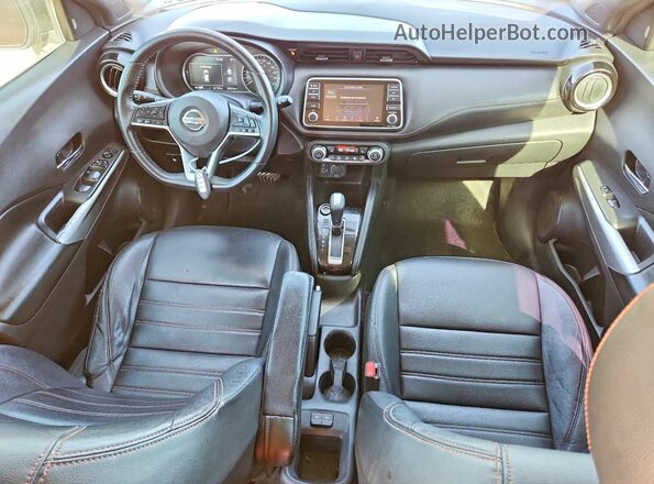 3N1CP5CU3KL560480 2019 NISSAN KICKS Red Widok deski rozdzielczej