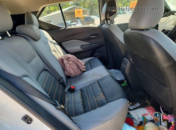 3N1CP5DV0PL526639 2023 NISSAN KICKS White Rear interior view