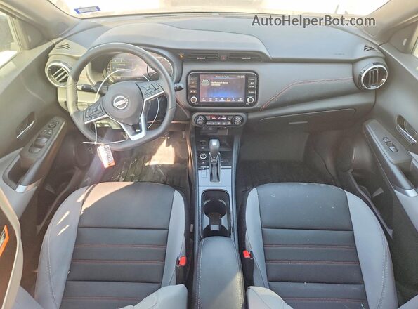 3N1CP5DV3PL508233 2023 NISSAN KICKS Gray Vista del salpicadero