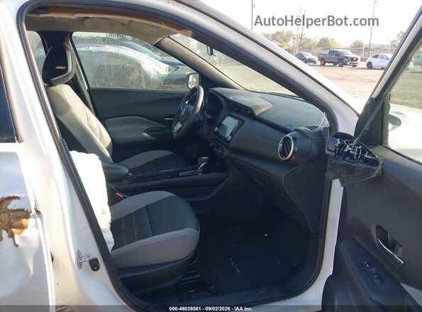 3N1CP5DV4PL520505 2023 NISSAN KICKS White Widok wnętrza z przodu