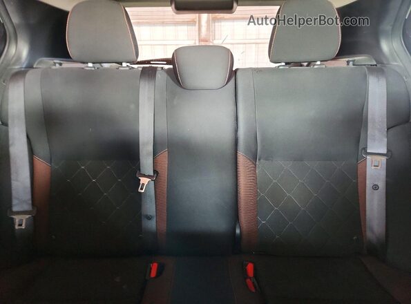 3N1CP5DV5LL570761 2020 NISSAN KICKS Silver Widok tylnych siedzeń