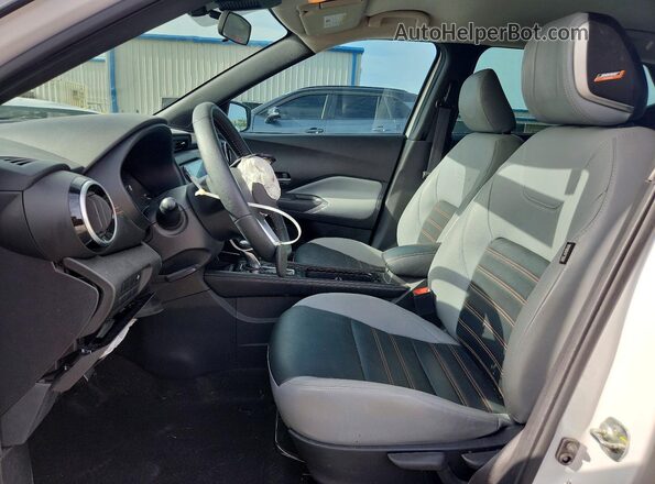 3N1CP5DV5ML525045 2021 NISSAN KICKS Белый Вид салона спереди