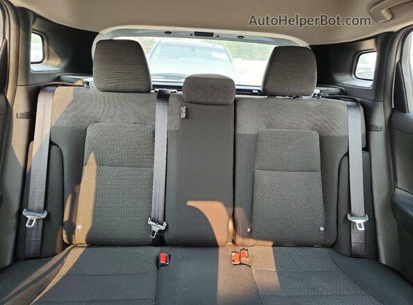 3N8AP6BB1SL361278 2025 NISSAN KICKS White Vista de los asientos traseros